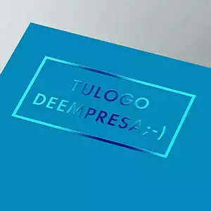 Tarjetas con barniz UVI selectivo para destacar el logotipo